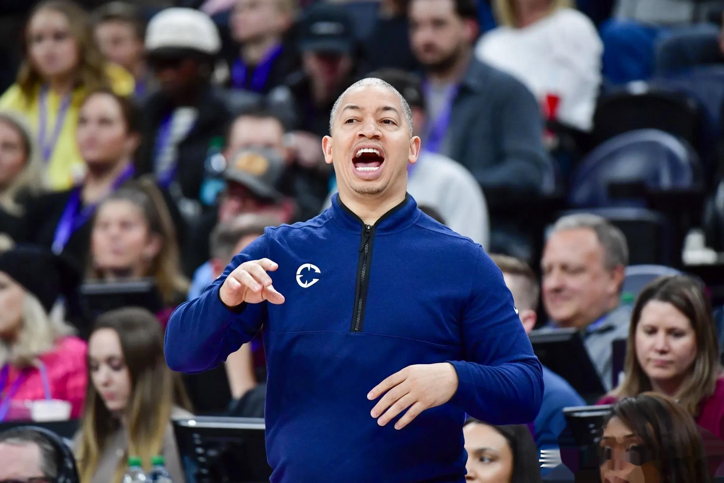 赛后洛杉矶快船调整名单以备欧冠，官宣签约环节打磨，压力陡增，控场能力受关注的简单介绍